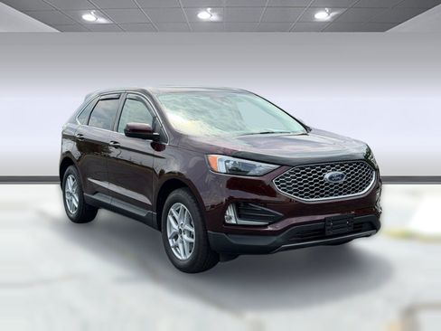 Certified 2024 Ford Edge SEL w/ Convenience Package AWD/4WD image 5