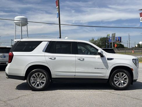 Used 2022 GMC Yukon Denali RWD image 29