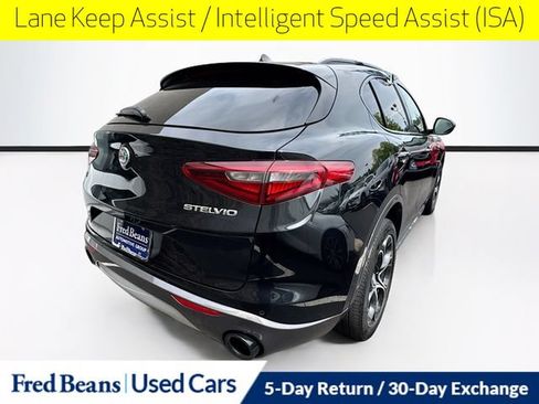 Used 2023 Alfa Romeo Stelvio Ti AWD/4WD image 12