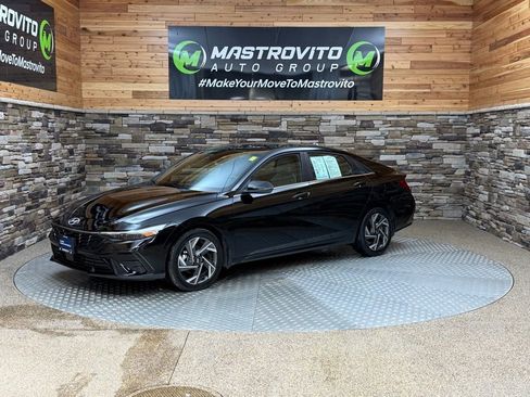 Certified 2025 Hyundai Elantra Limited image 5