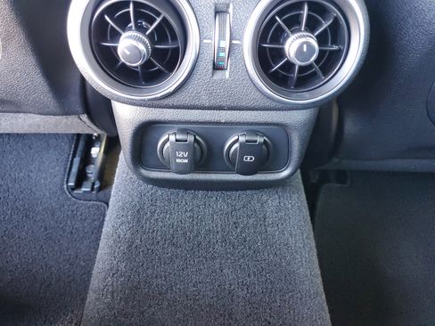 Used 2021 Kia Stinger GT-Line image 10