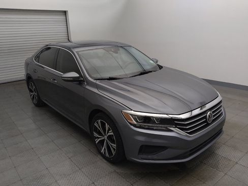 Used 2022 Volkswagen Passat 2.0T SE FWD image 13