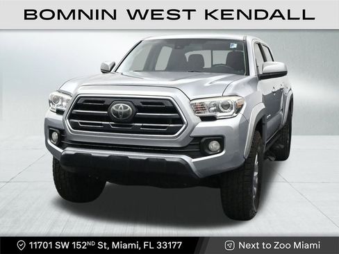 Used 2019 Toyota Tacoma SR5 w/ SR5 Appearance Package (SM) image 8