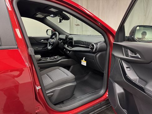 New 2026 Chevrolet Equinox LT w/ Safety and Technology Package AWD/4WD image 17