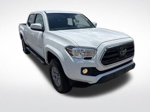 Used 2019 Toyota Tacoma SR5 AWD/4WD image 7