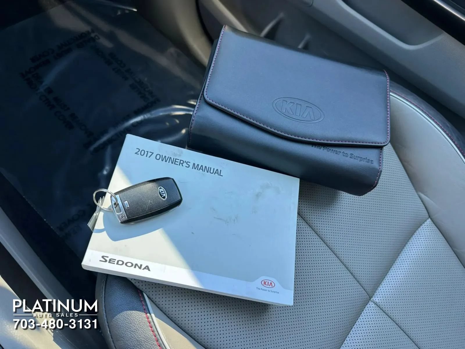 Used 2017 Kia Sedona LX w/ LX Essentials Premium Package FWD image 23