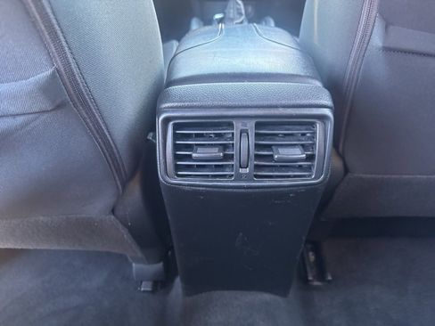 Used 2019 Nissan Rogue S image 35