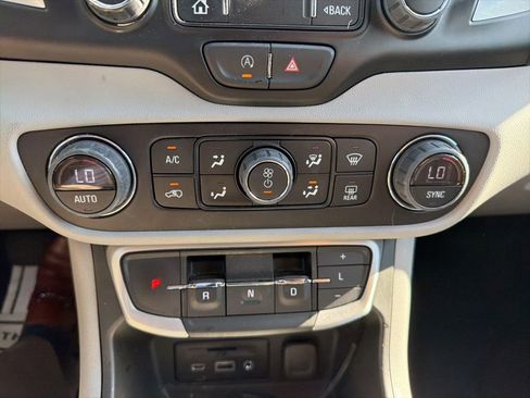 Used 2023 GMC Terrain SLT AWD/4WD image 14