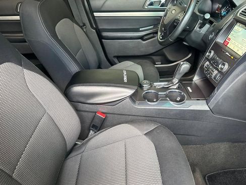 Used 2018 Ford Explorer XLT w/ Equipment Group 201A AWD/4WD image 30
