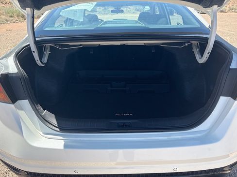 Used 2025 Nissan Altima 2.5 SR w/ SR Premium Package AWD/4WD image 25