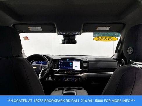 Used 2025 Chevrolet Silverado 1500 LT AWD/4WD image 21