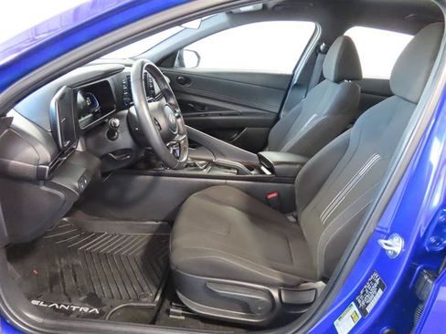 Used 2025 Hyundai Elantra Sport FWD image 15