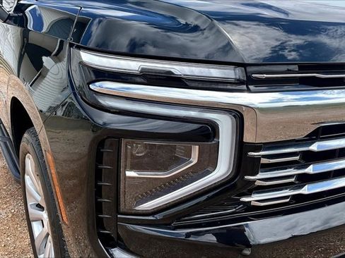Used 2025 Chevrolet Suburban Premier w/ Sun And Tow Package AWD/4WD image 33