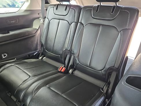 Certified 2023 Jeep Grand Cherokee L Limited w/ Black Appearance Package AWD/4WD image 13