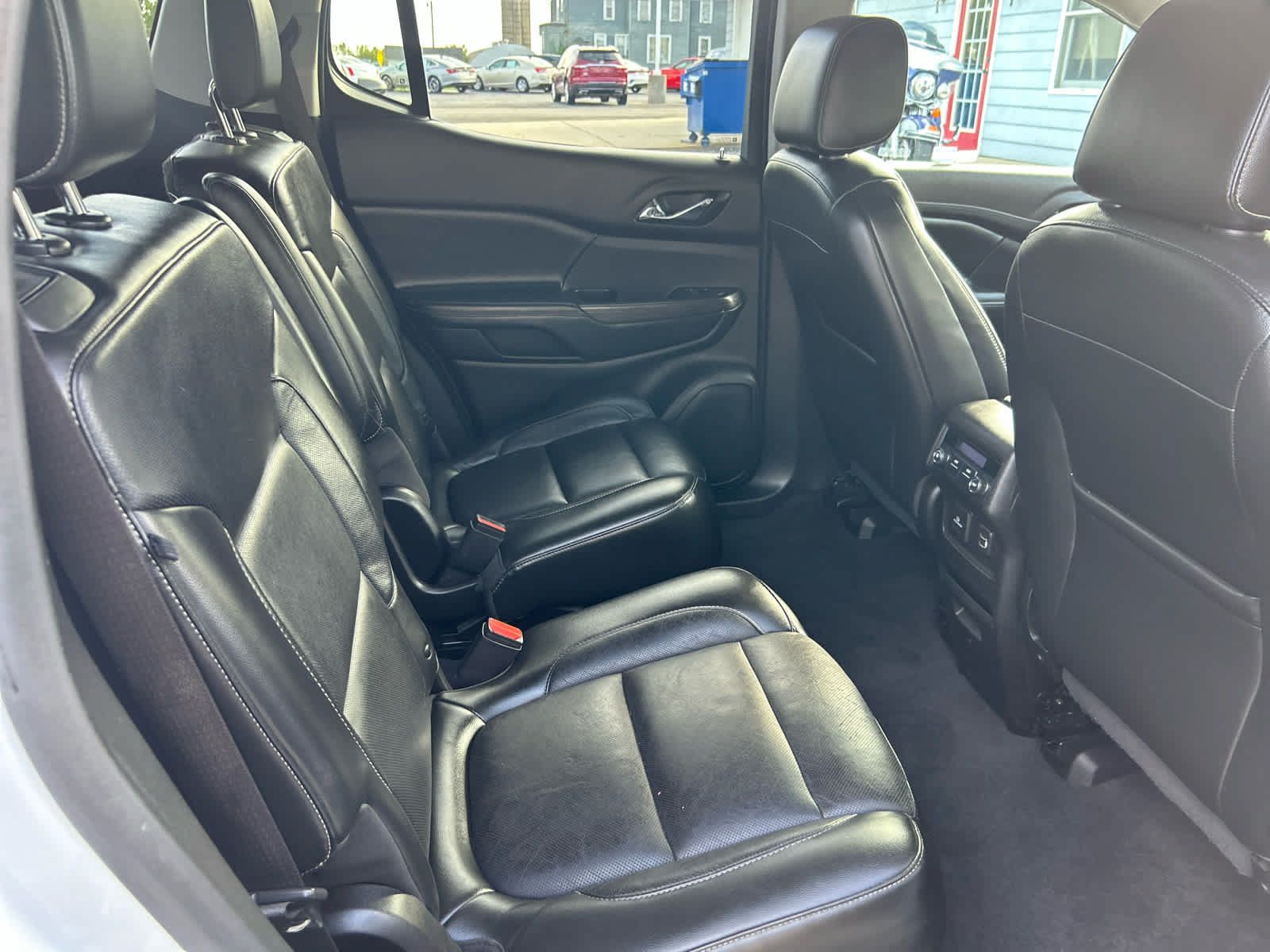 Used 2019 GMC Acadia SLT FWD image 25