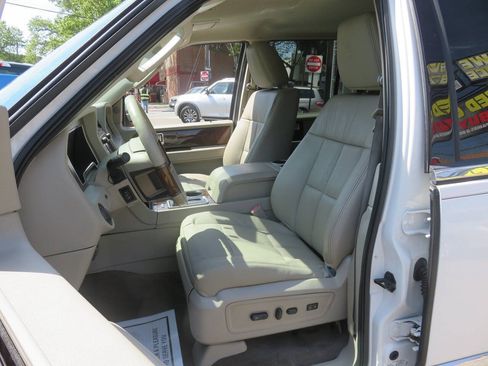 Used 2013 Lincoln Navigator L 4WD w/ HD Trailer Tow Pkg image 10