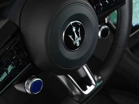 Used 2025 Maserati Grecale GT image 19