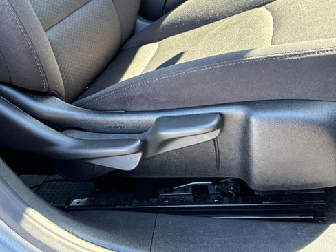 Used 2025 Chevrolet Malibu LT FWD image 21