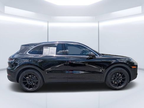 Used 2024 Porsche Cayenne AWD/4WD image 1