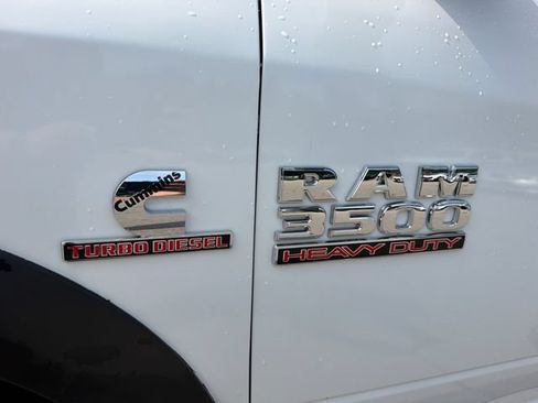 Used 2015 RAM 3500 Tradesman w/ Chrome Appearance Group AWD/4WD image 9