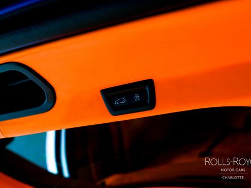 Used 2019 Rolls-Royce Cullinan image 24