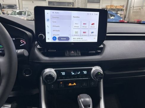 Used 2023 Toyota RAV4 XLE Premium image 12