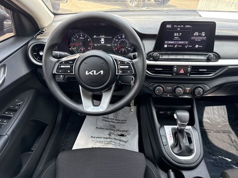 Used 2024 Kia Forte LXS w/ LXS Technology Package FWD image 14