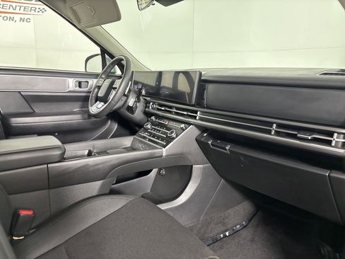 Used 2025 Hyundai Santa Fe SE image 30