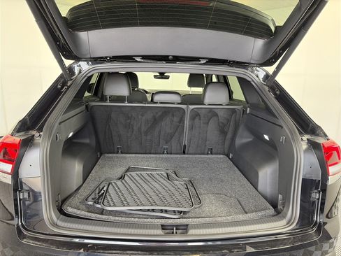 Used 2026 Volkswagen Atlas Cross Sport SE w/ Panoramic Sunroof Package AWD/4WD image 14