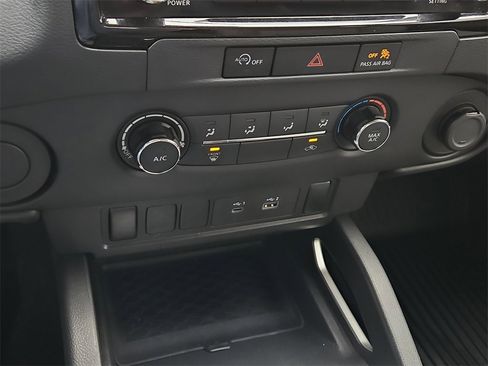 Certified 2024 Nissan Frontier SV image 22