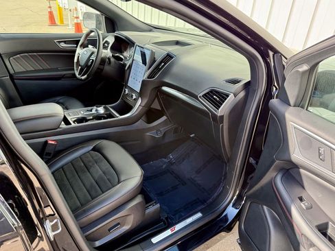 Certified 2024 Ford Edge ST-Line image 19