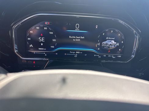 Used 2024 Chevrolet Silverado 1500 RST image 9