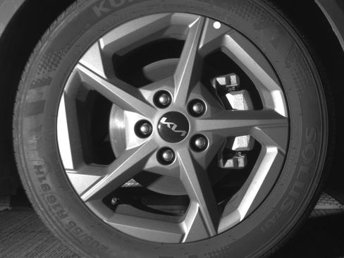 Used 2025 Kia K4 LXS image 13