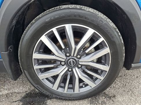 Used 2024 Nissan Kicks SV image 9