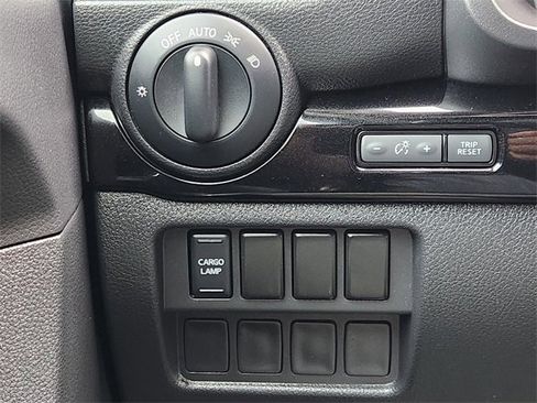 Used 2022 Nissan Titan SV w/ Accessory Utility Package image 27