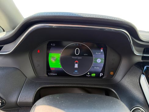 Used 2023 Chevrolet Bolt LT w/ Infotainment Package image 11