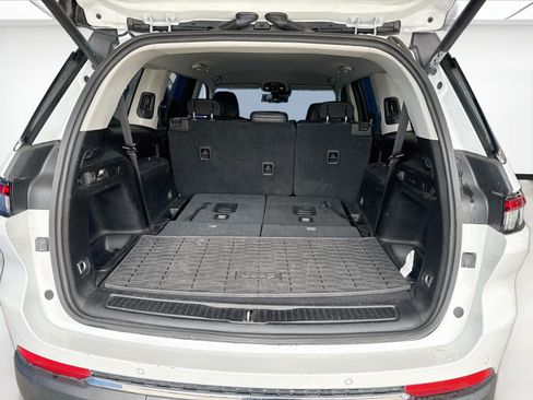 Used 2023 Jeep Grand Cherokee L Limited RWD image 15