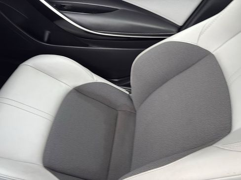 Used 2022 Toyota Corolla XSE FWD image 39