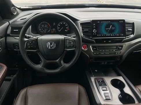 Certified 2025 Honda Ridgeline RTL image 11