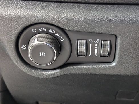 New 2026 Chrysler Pacifica Select FWD image 15