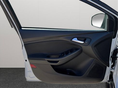 Used 2016 Ford Focus SE image 15