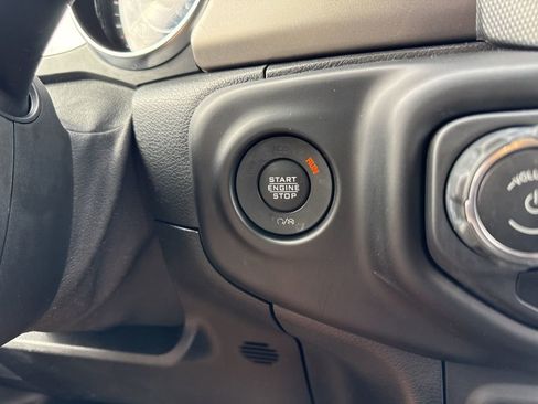 Used 2021 Jeep Wrangler Unlimited Sport AWD/4WD image 18