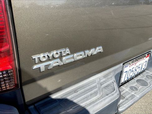 Used 2012 Toyota Tacoma 2WD Regular Cab image 8