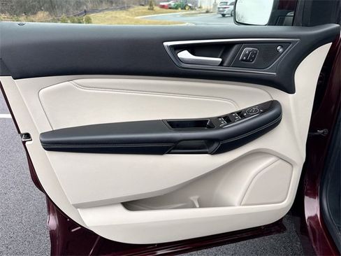 Used 2019 Ford Edge Titanium w/ Equipment Group 301A image 13