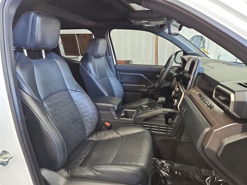 Used 2024 Toyota Tacoma TRD Off-Road w/ TRD Off Road Premium Package image 10