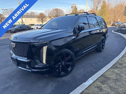 Used 2025 Cadillac Escalade Sport Platinum image 5