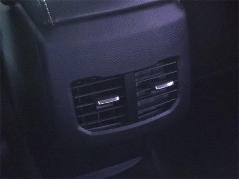 Used 2020 Ford Fusion SE w/ Equipment Group 151A image 12