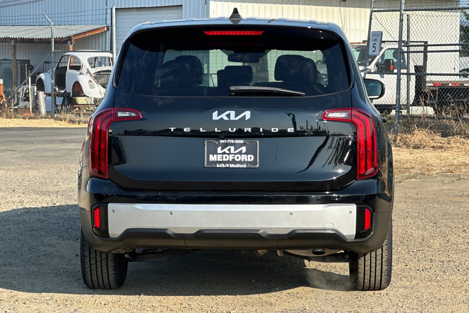 Used 2024 Kia Telluride LX FWD image 5
