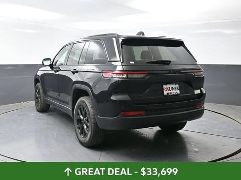 Used 2025 Jeep Grand Cherokee Altitude AWD/4WD image 13