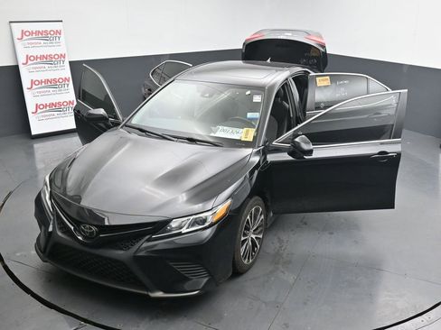 Used 2020 Toyota Camry SE image 26